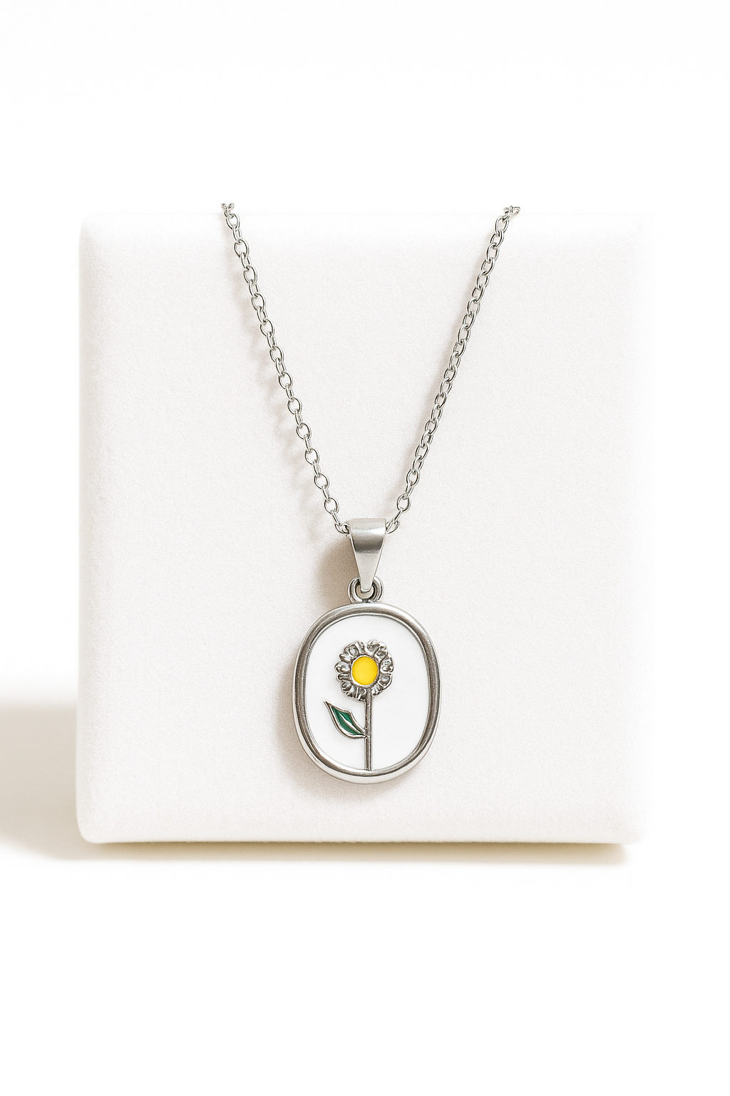 Sunlit Bloom pendant necklace